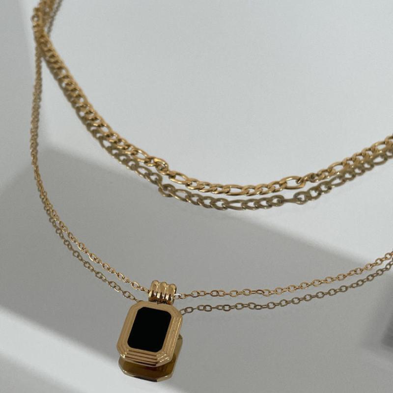 Layered Rhinestone Pendant Necklace