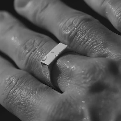Mason Minimalist Edge Ring